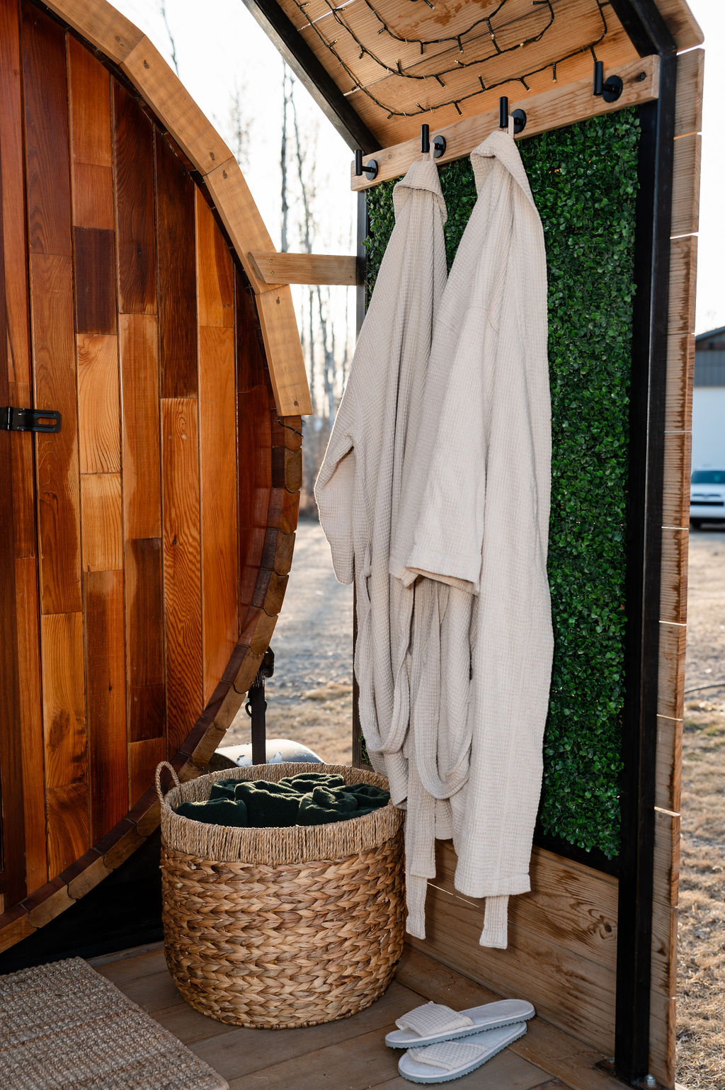 dark barrel saunas | mobile saunas near me | sauna rental | health wellness | date night | cold plunge | hot cold therapy | spa essentials, robes, towels